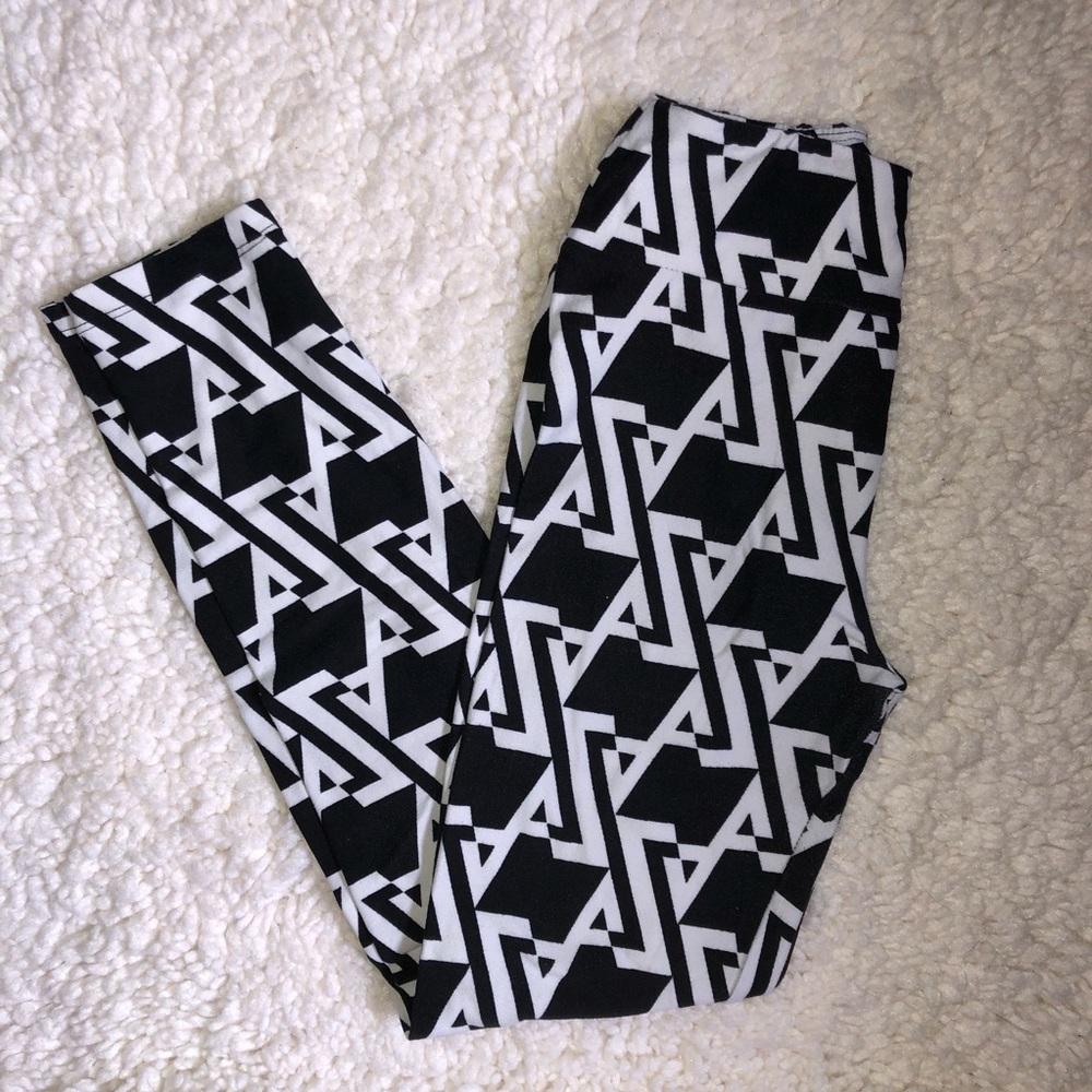 Lularoe leggings. NWOT.